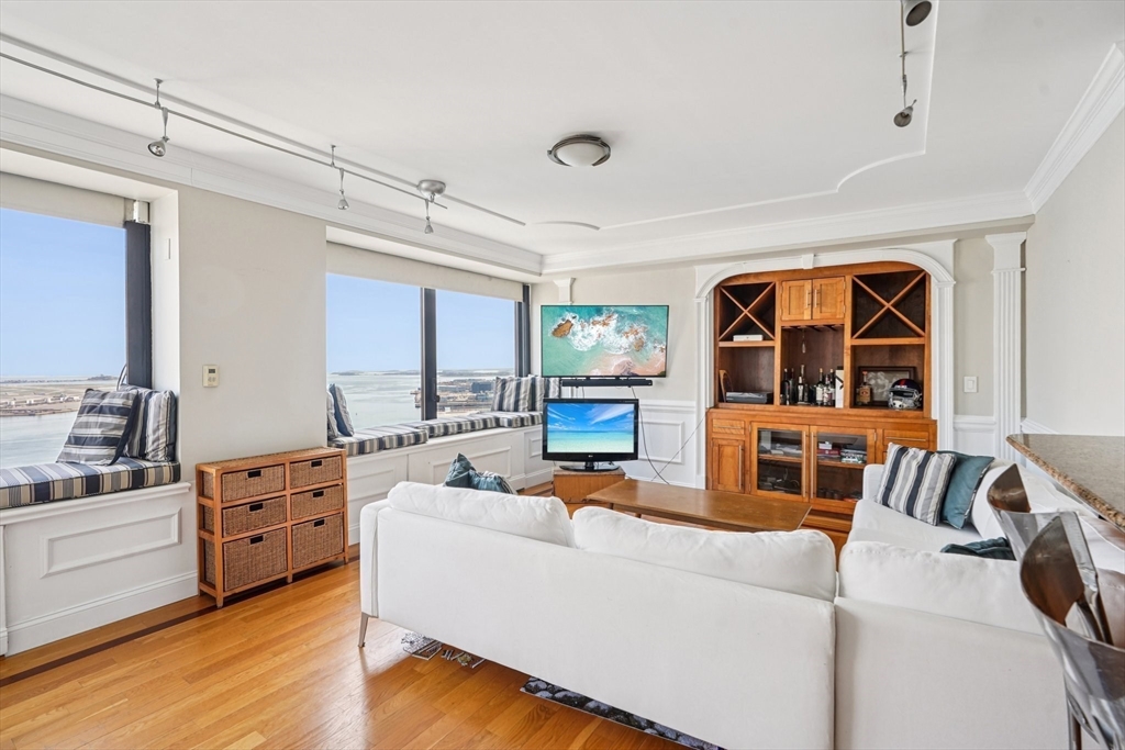 65 East India Row Unit: PHE