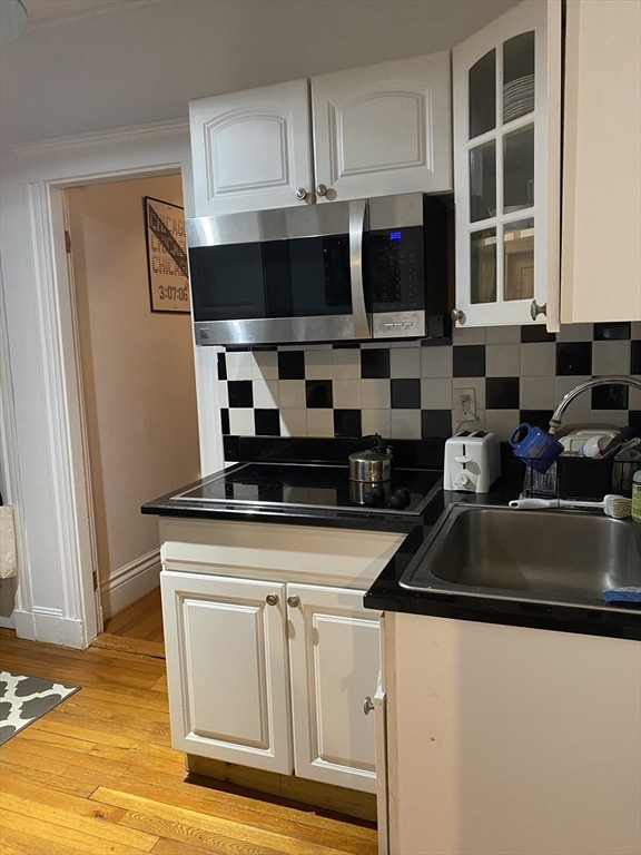 35 Queensberry St. # 10