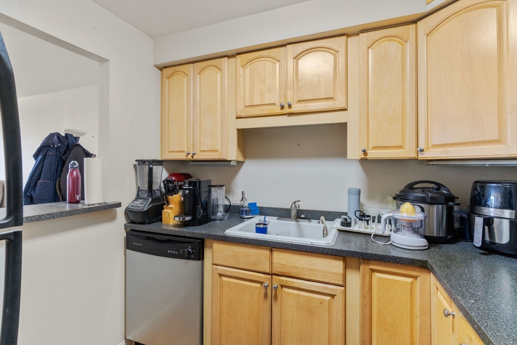 33 Pond Ave # 1102