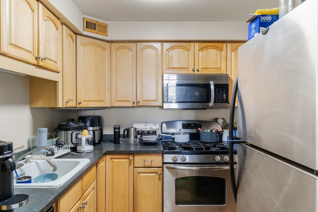 33 Pond Ave # 1102
