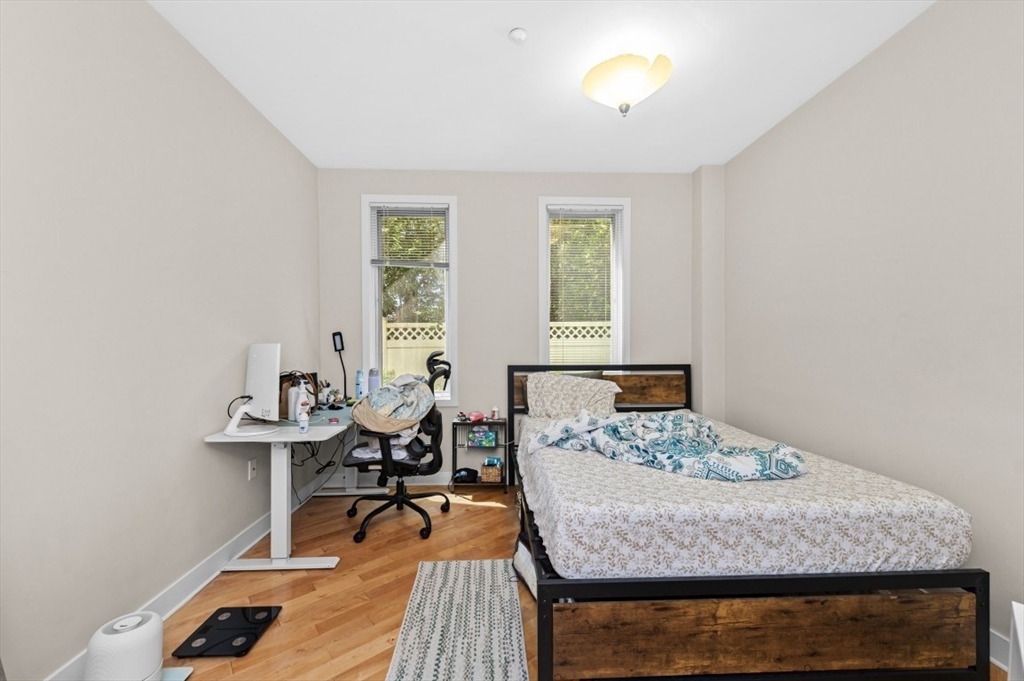 24 Bay State Rd # 5
