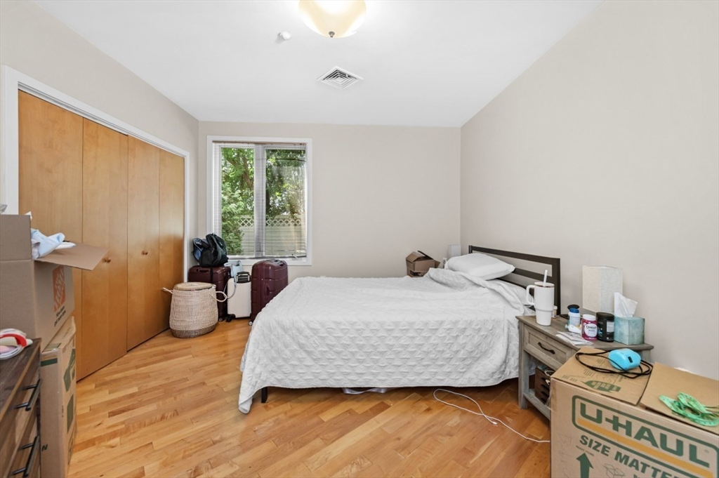 24 Bay State Rd # 5