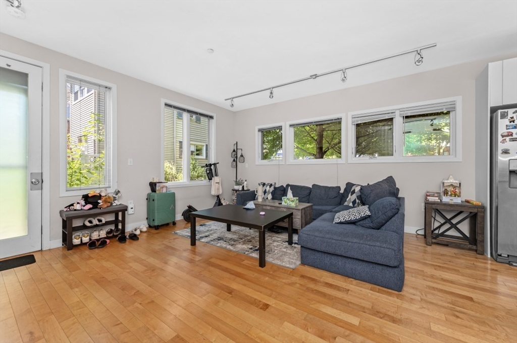 24 Bay State Rd # 5