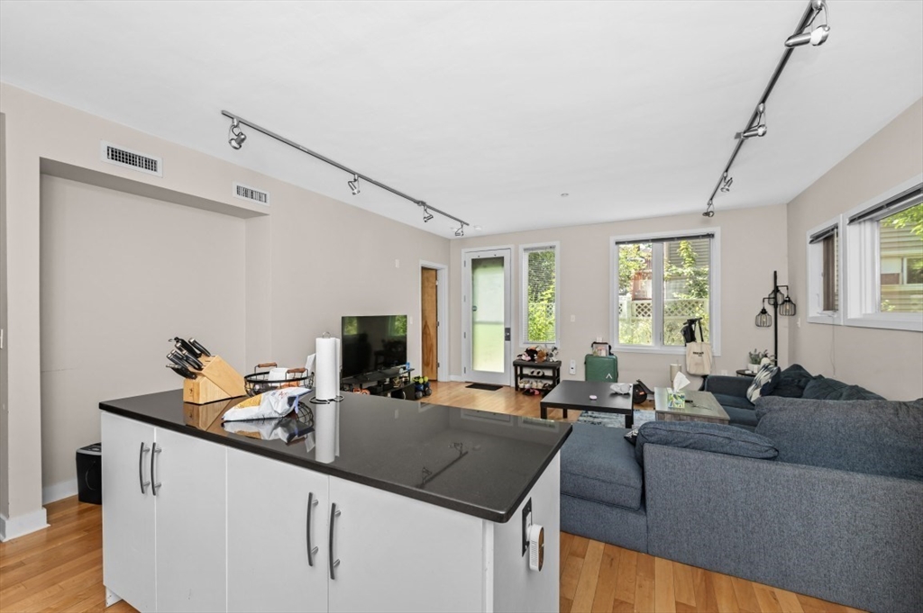 24 Bay State Rd # 5