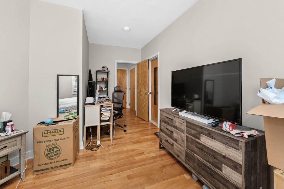 24 Bay State Rd # 5