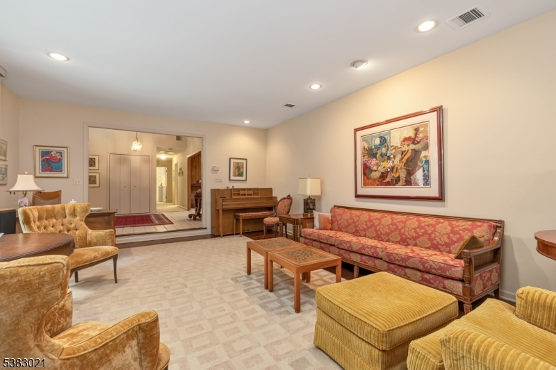 581 Phillip Ln