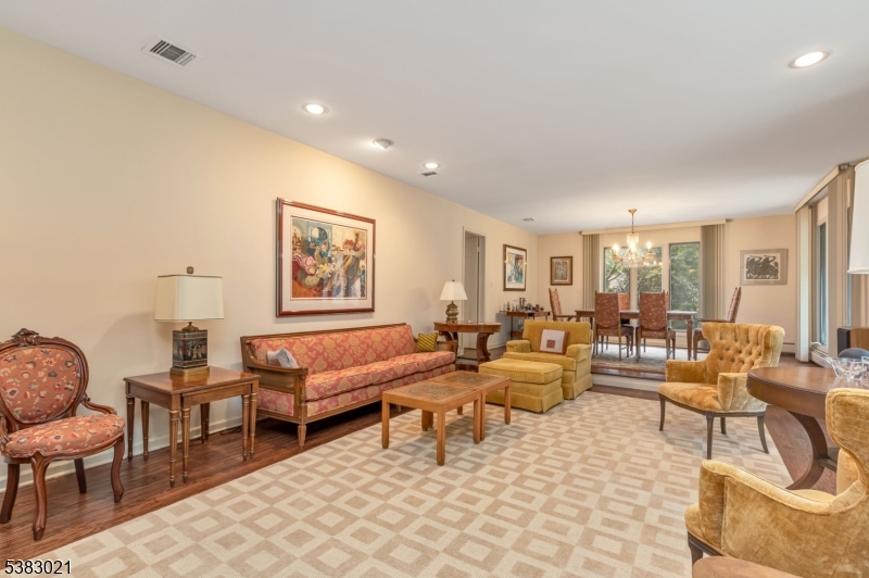 581 Phillip Ln