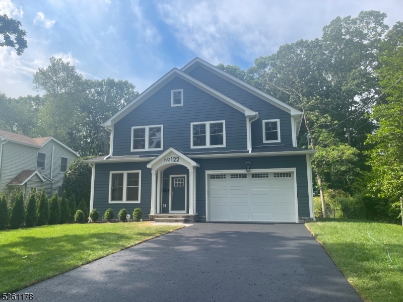 100 Commonwealth Ave