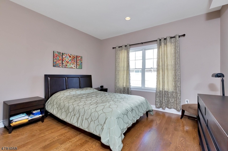 1B Foley Sq 1