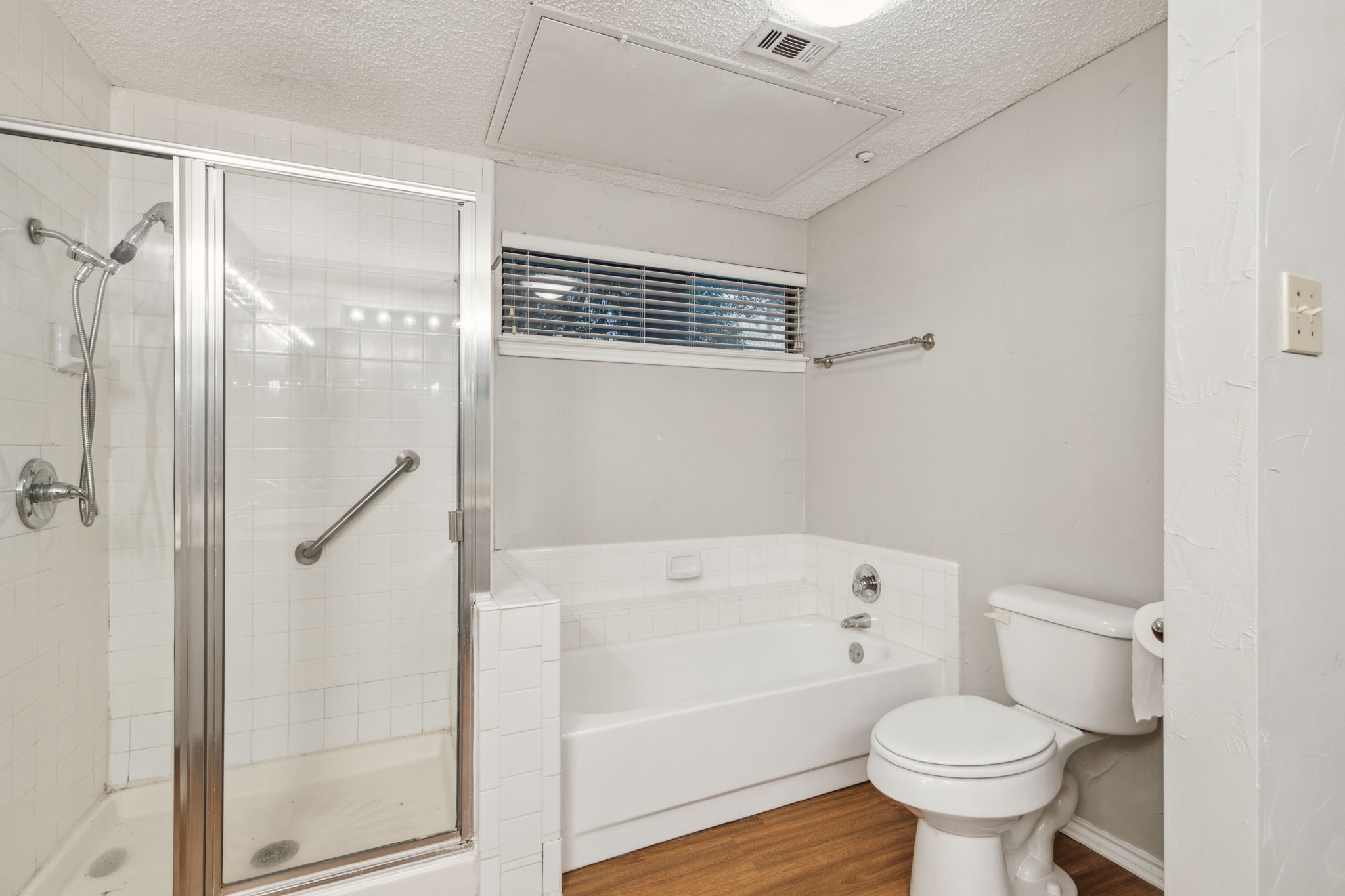 5859 Frankford Road 601