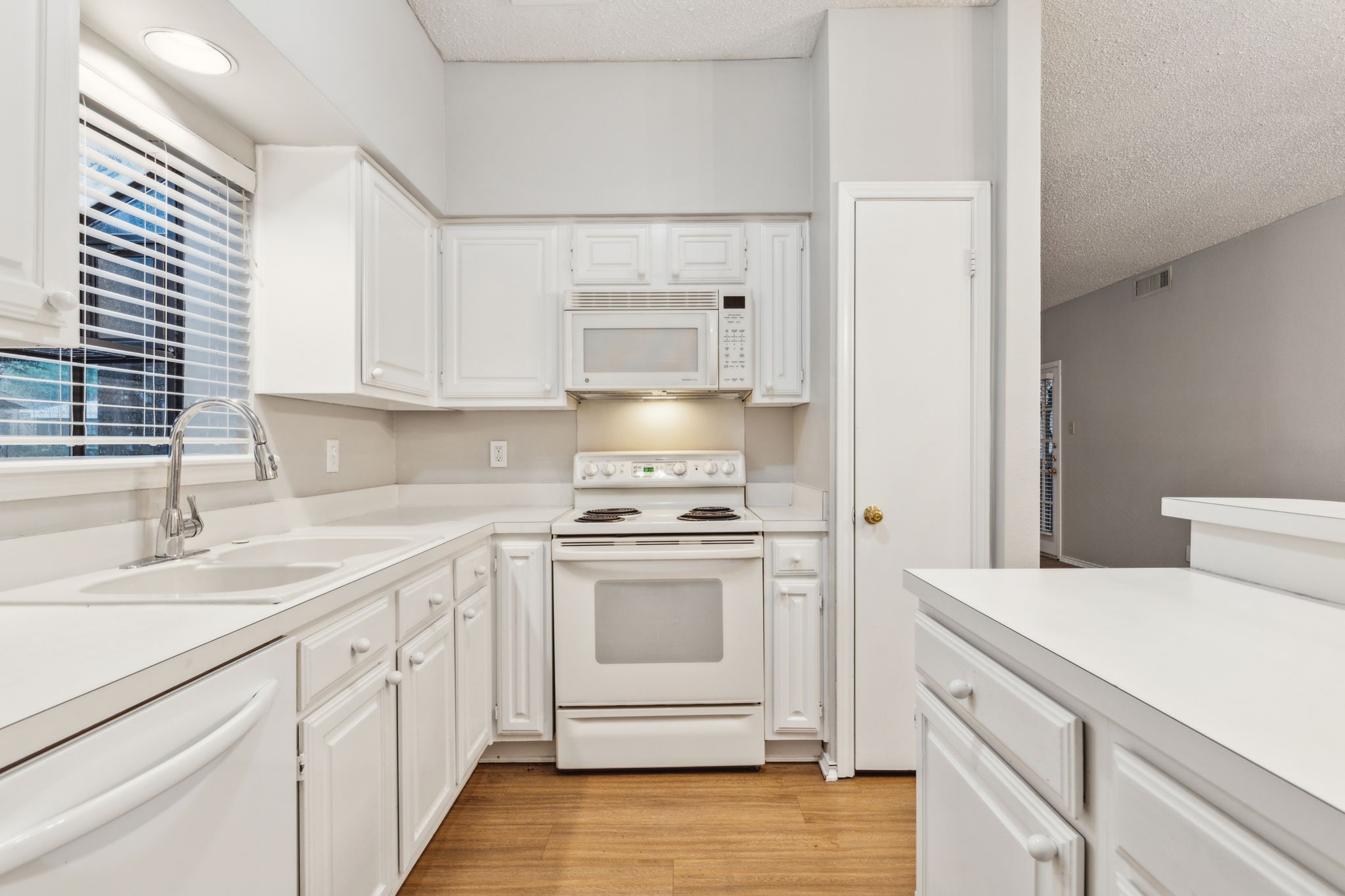 5859 Frankford Road 601
