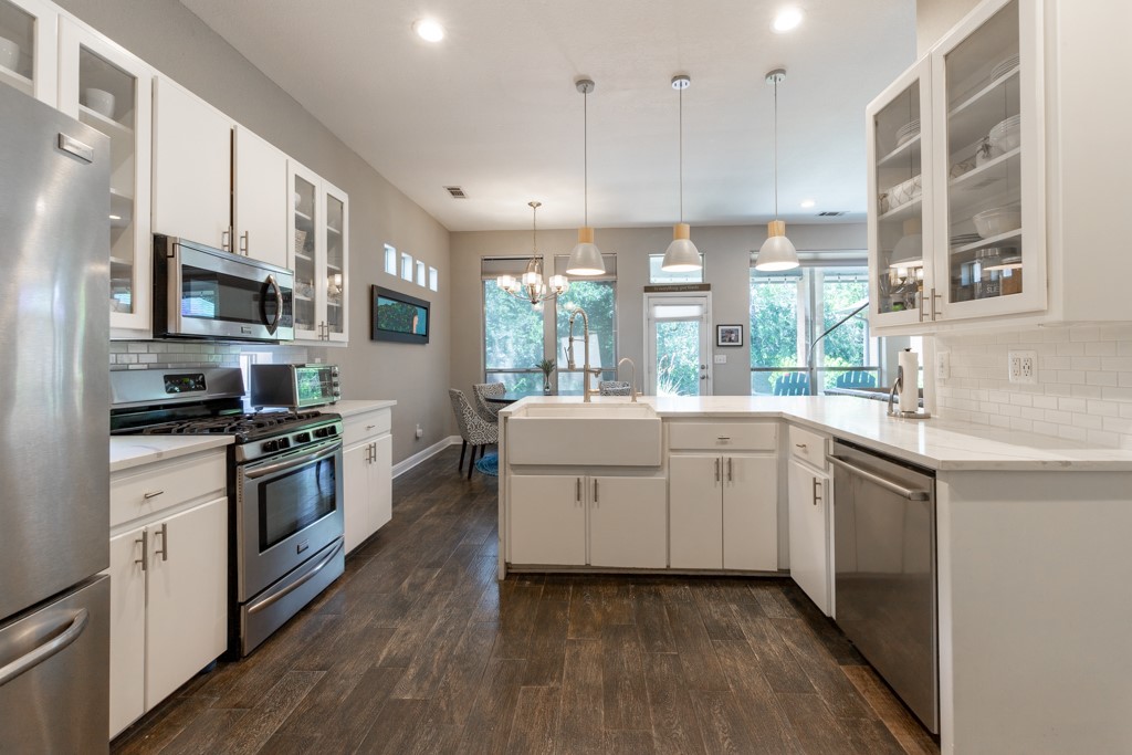1211 Circle Lane