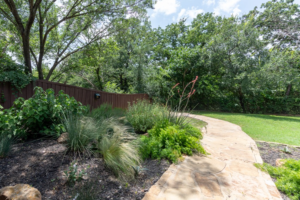 1211 Circle Lane