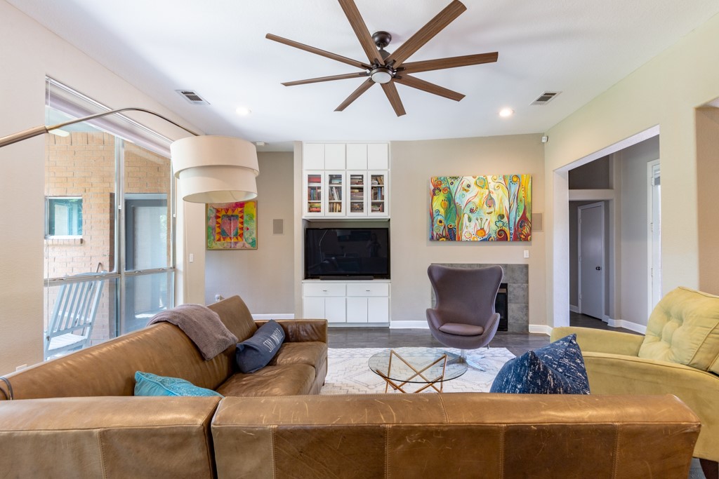 1211 Circle Lane