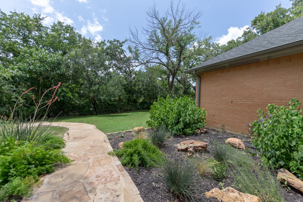 1211 Circle Lane