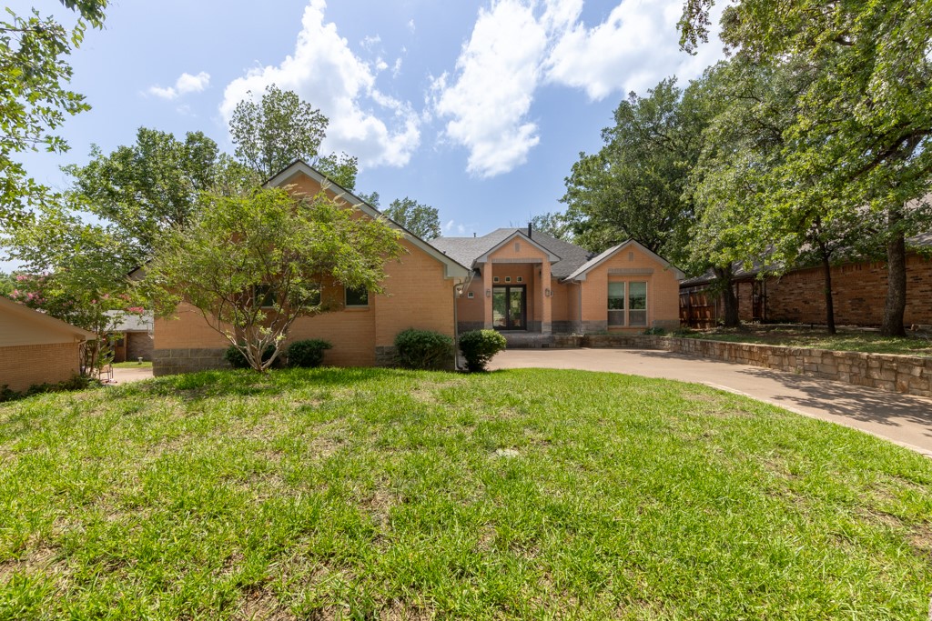 1211 Circle Lane