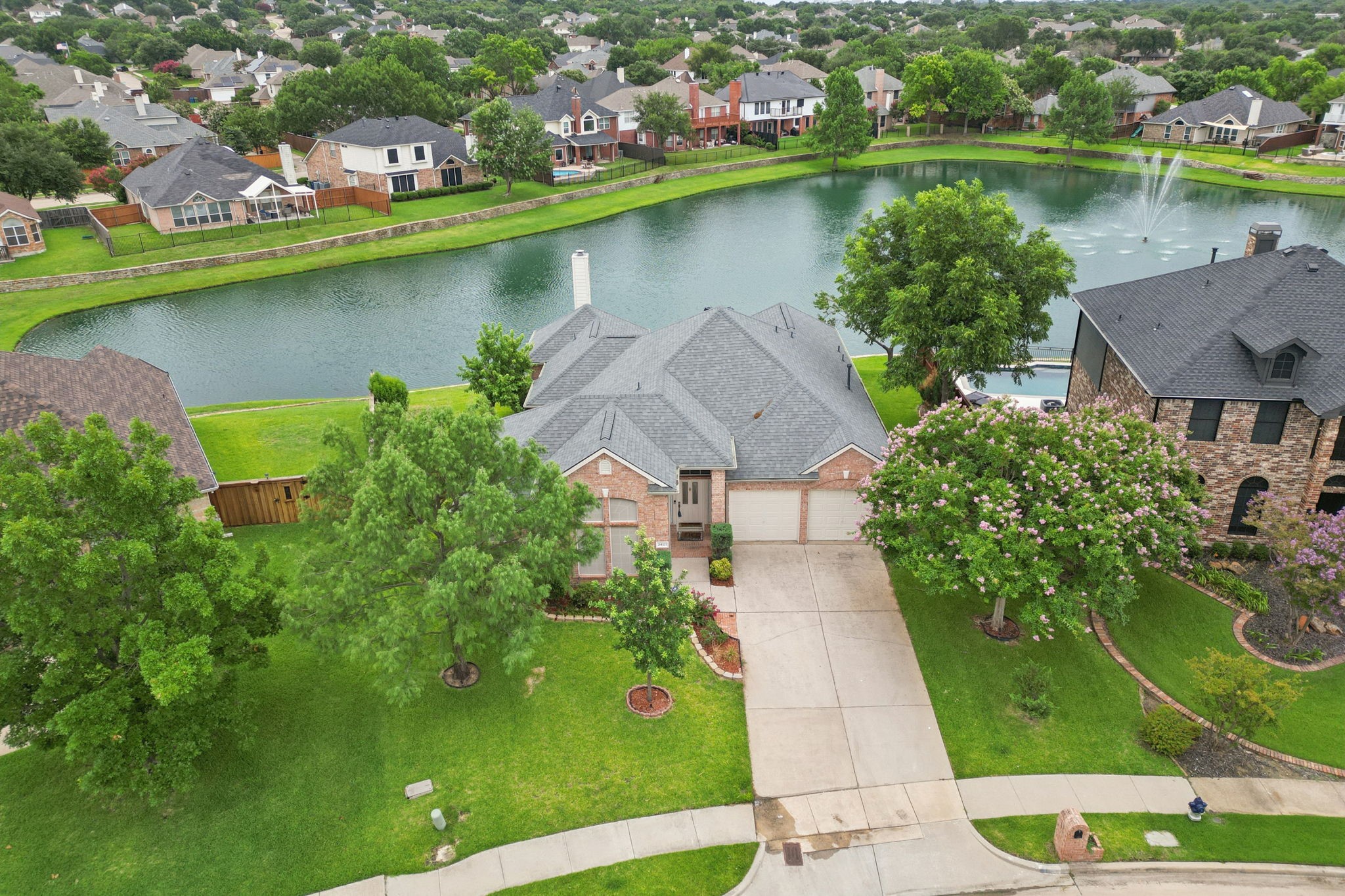 2621 Waterford Way