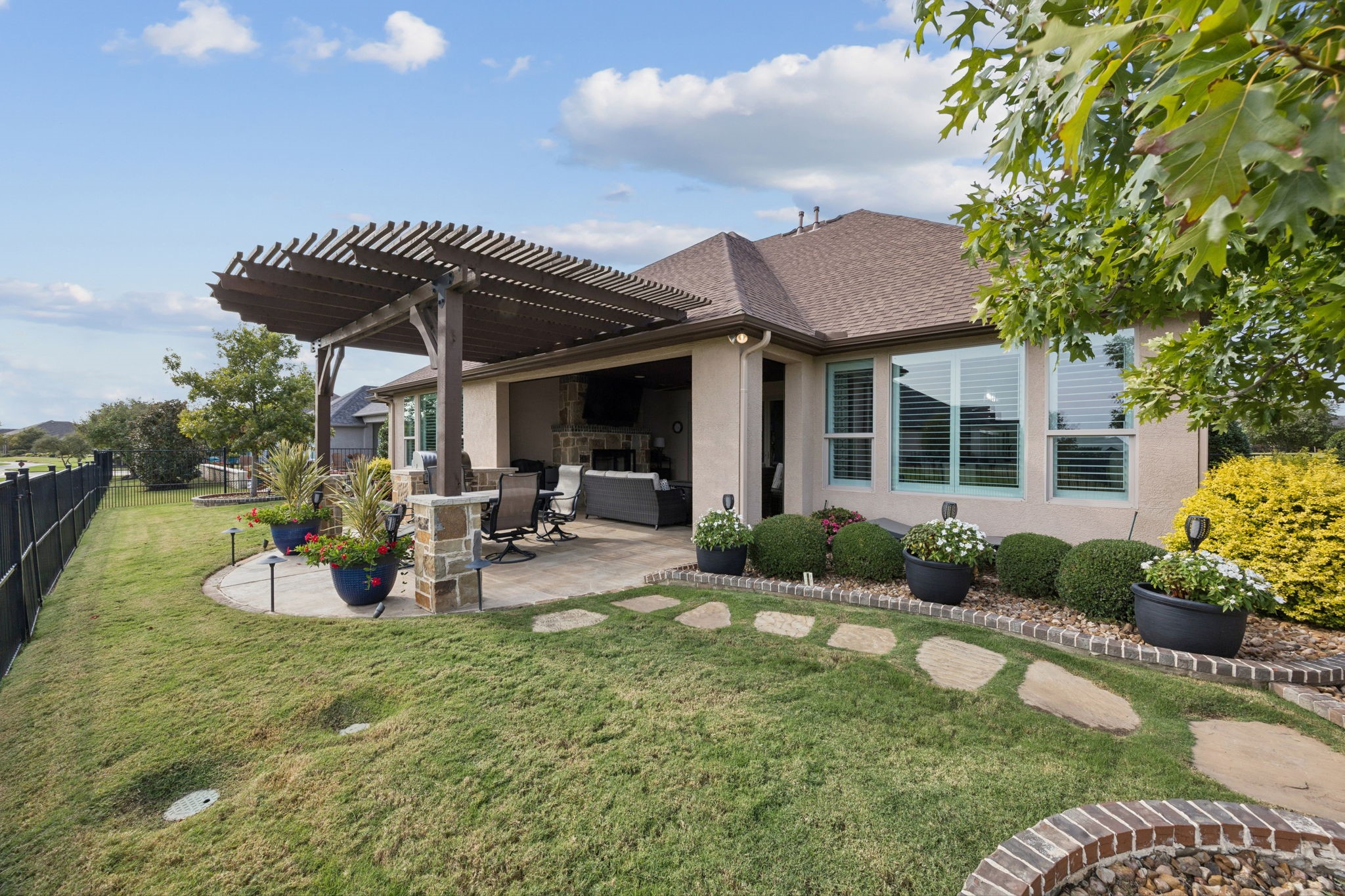 12225 Grosbeak Drive