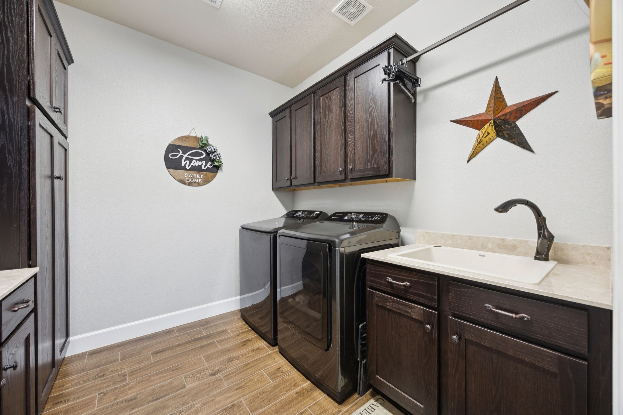 12225 Grosbeak Drive