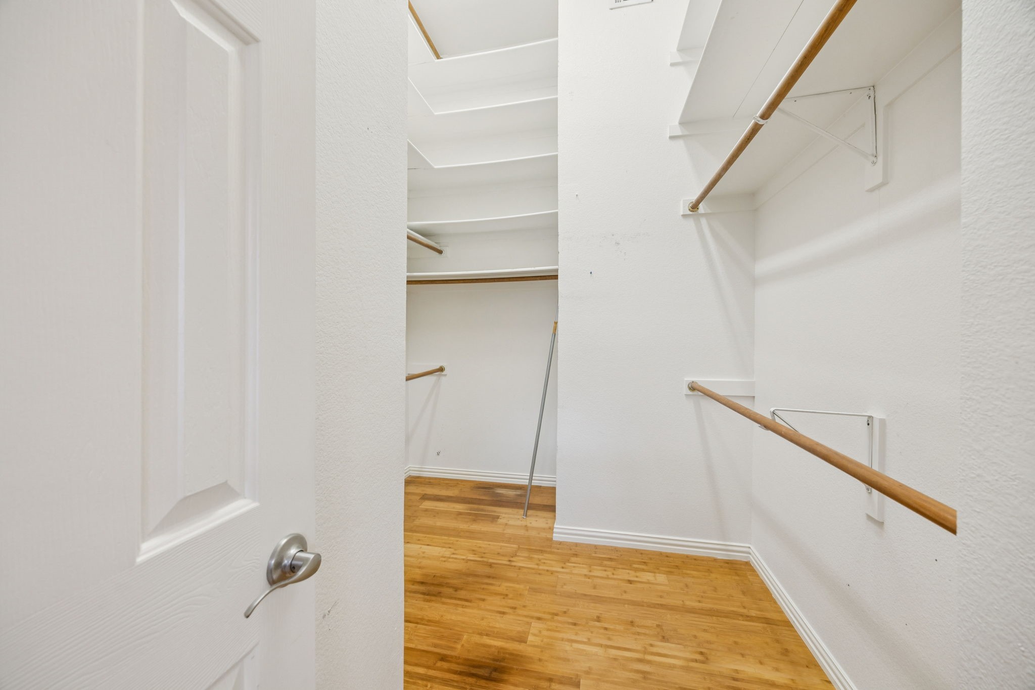 17707 Knollmeadow Lane