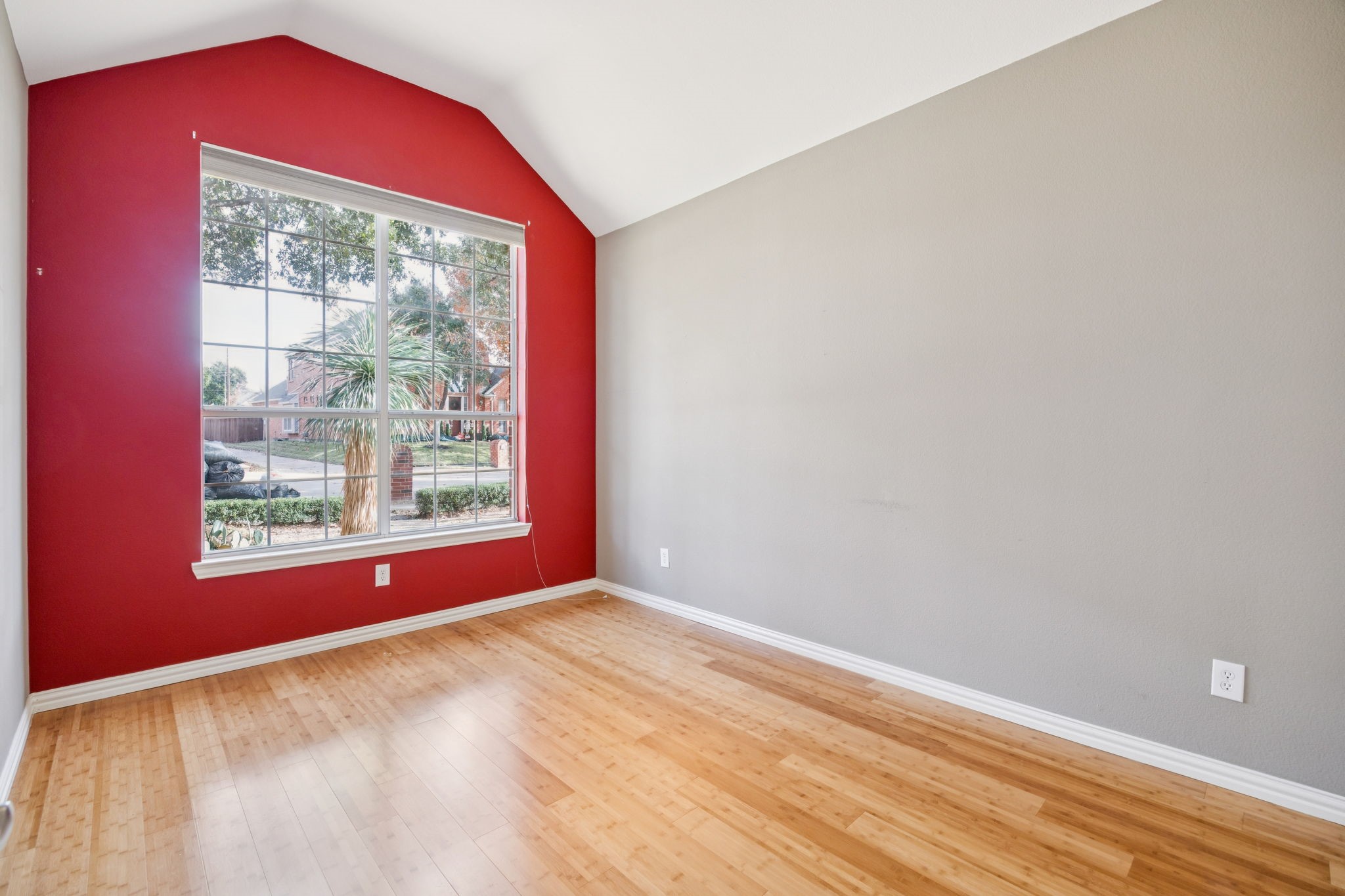 17707 Knollmeadow Lane