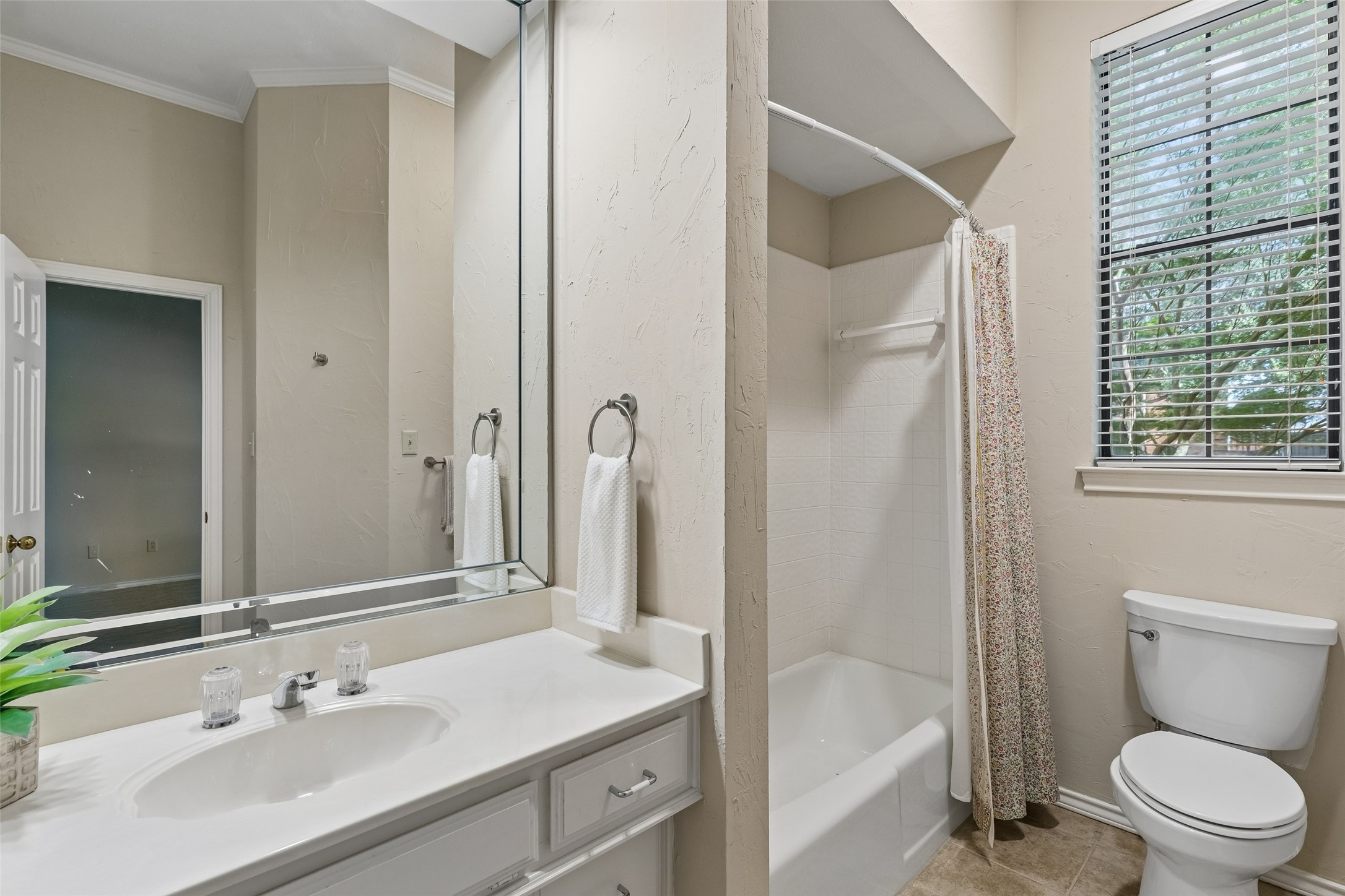 4315 Shadow Glen Drive