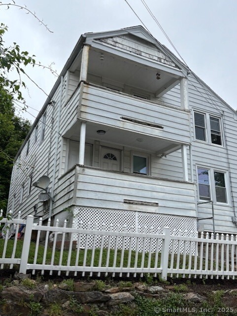 31 Happy Street