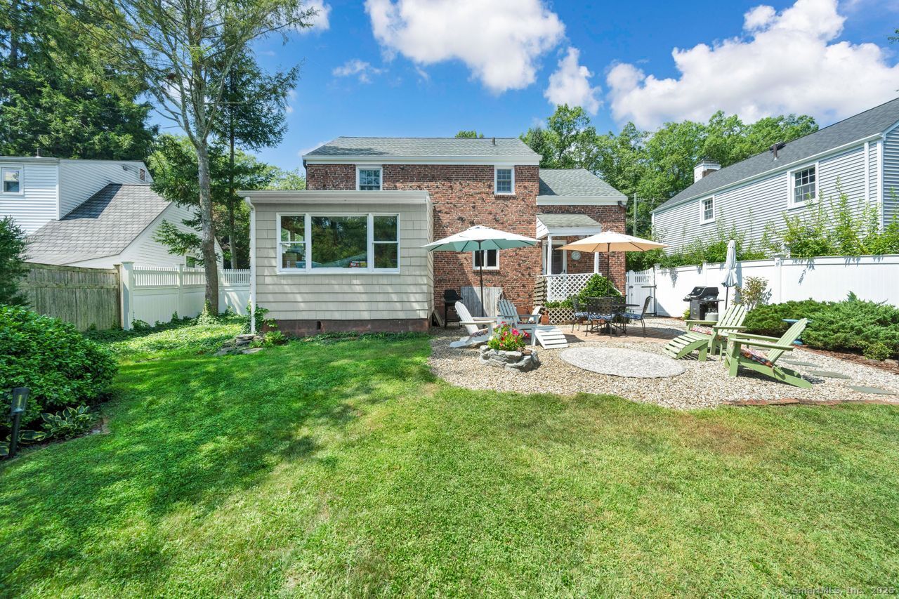 326 Ridgewood Road