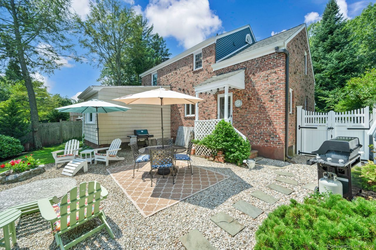 326 Ridgewood Road