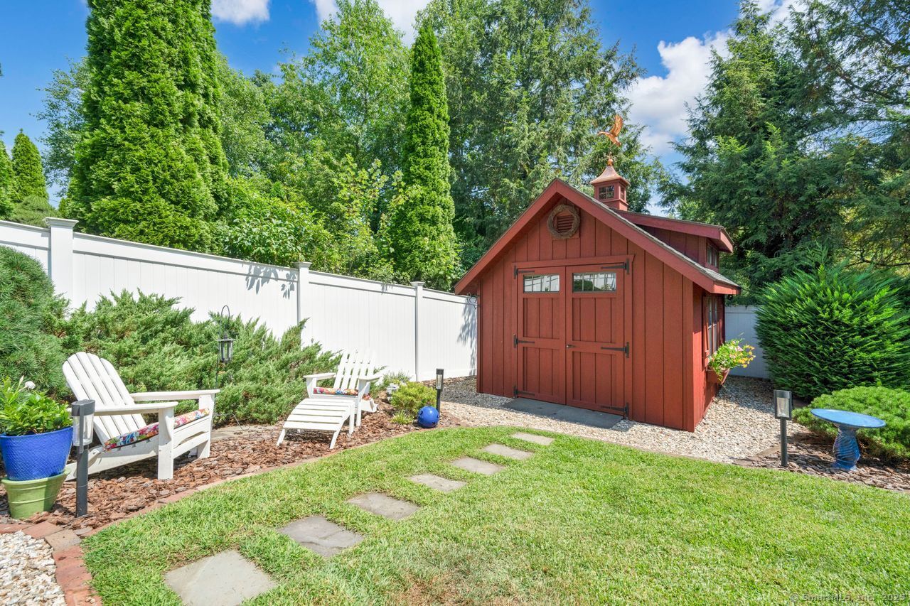 326 Ridgewood Road