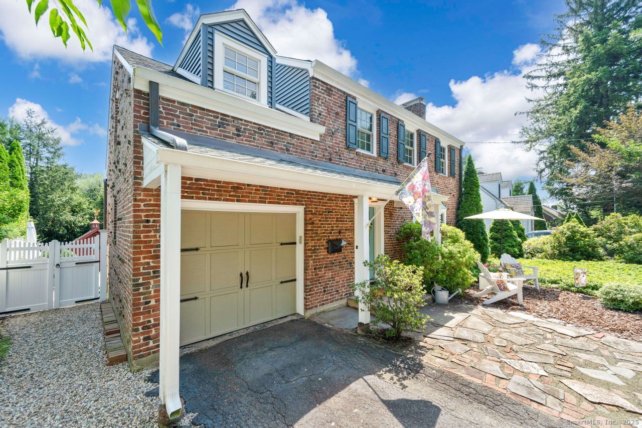 326 Ridgewood Road