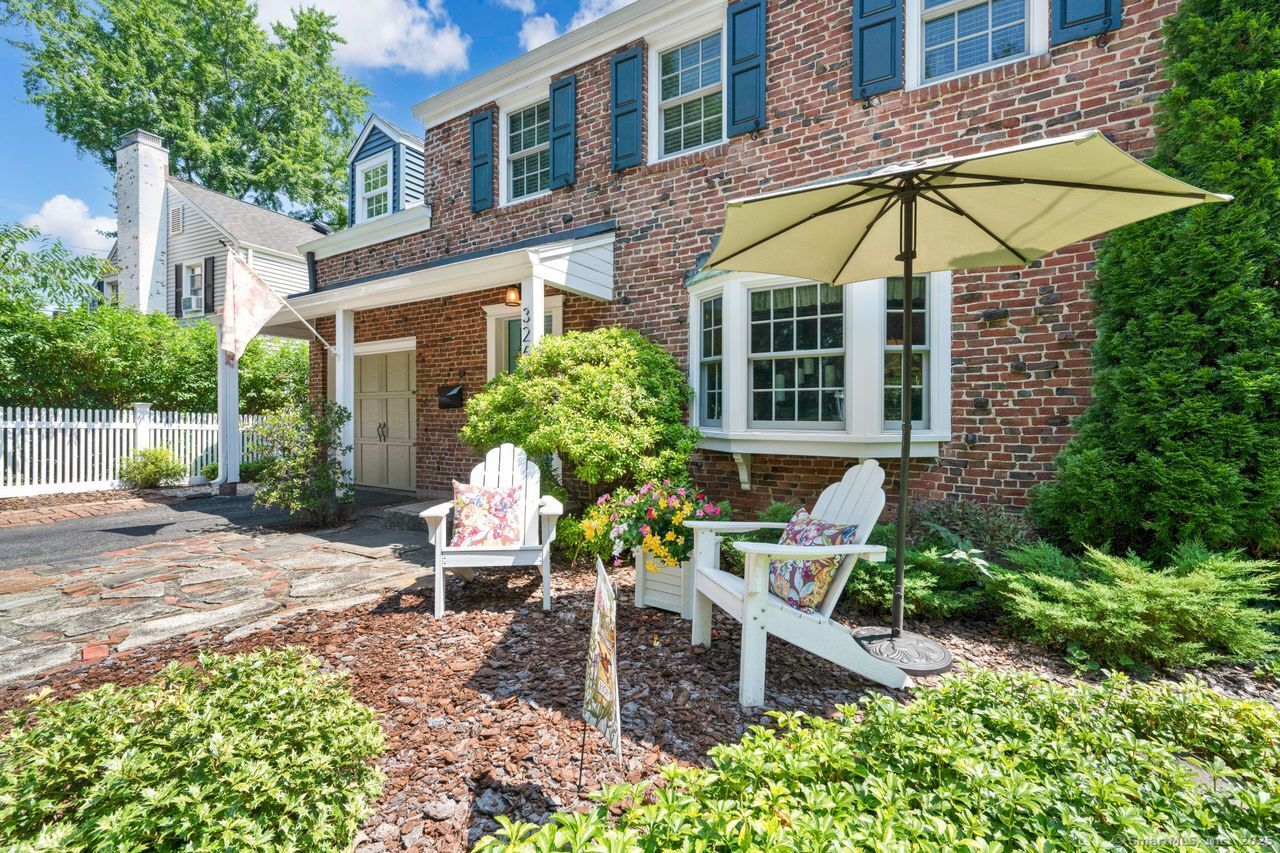 326 Ridgewood Road