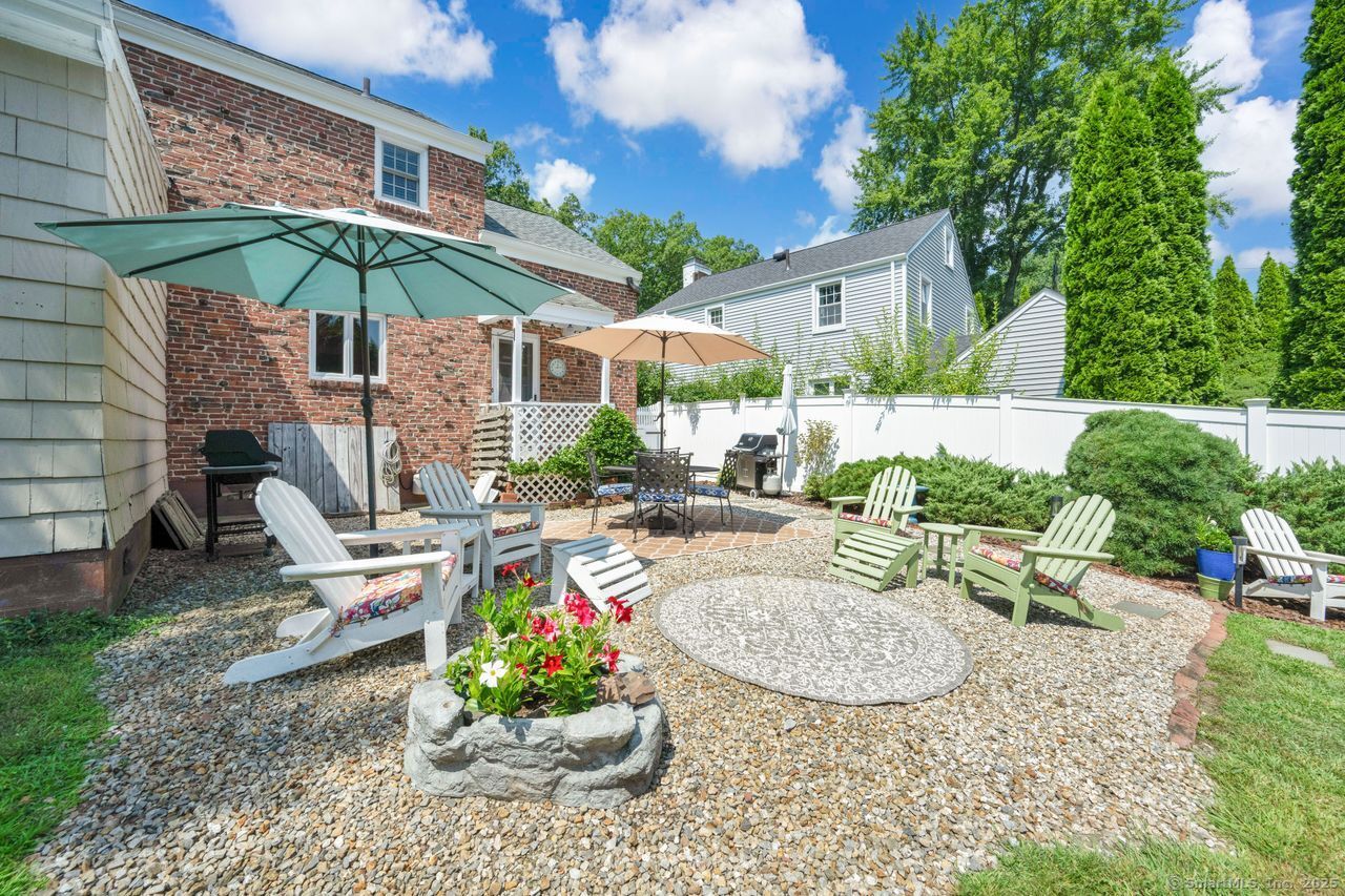 326 Ridgewood Road