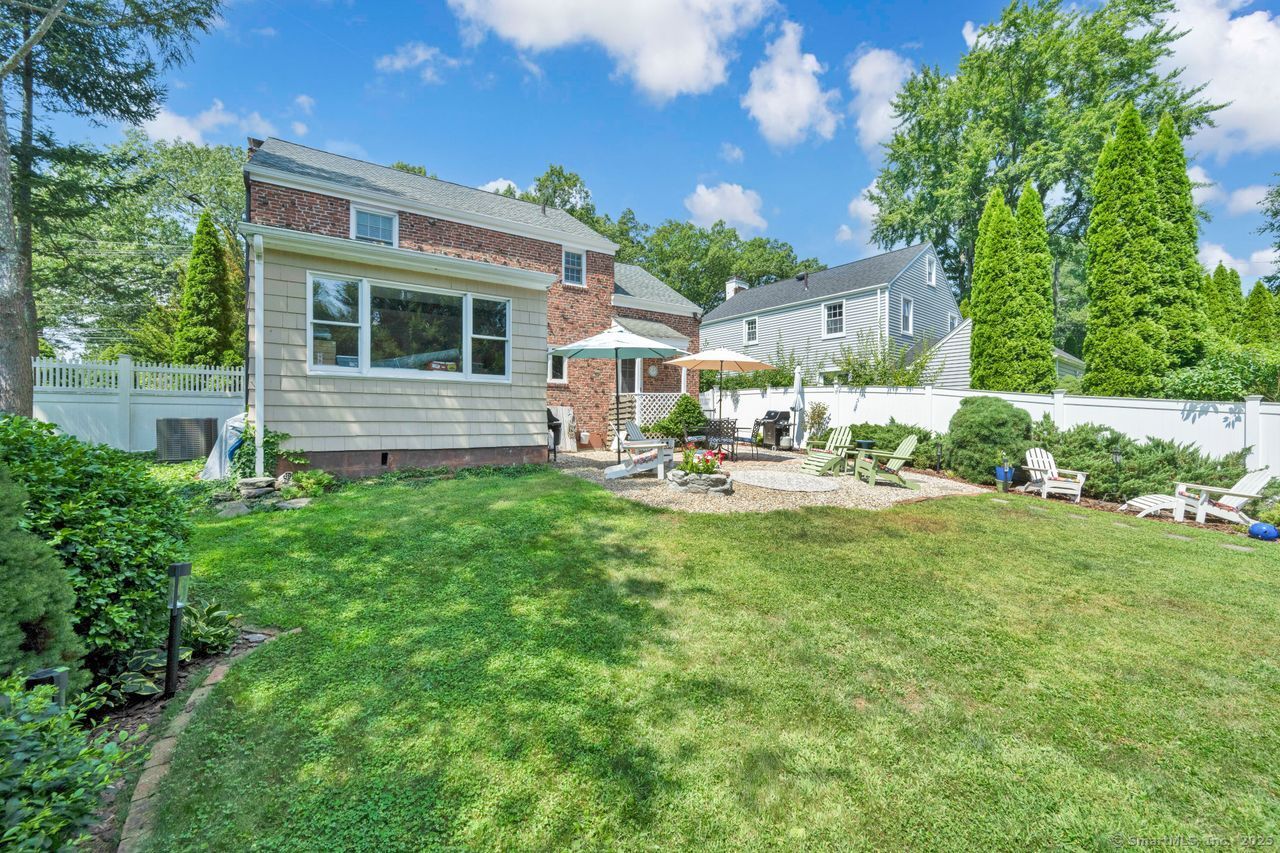 326 Ridgewood Road