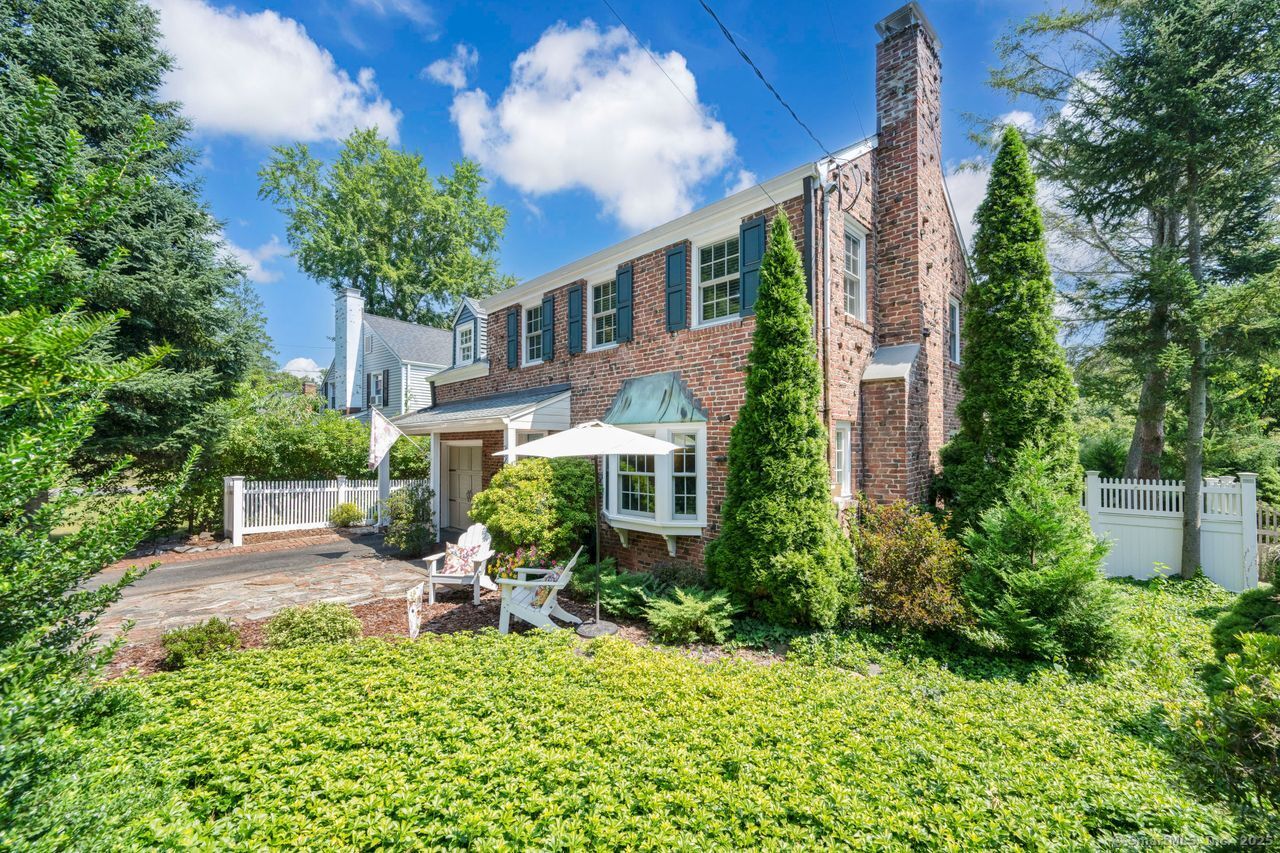 326 Ridgewood Road