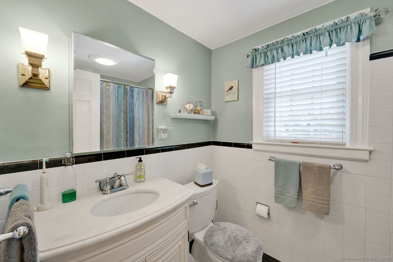 326 Ridgewood Road