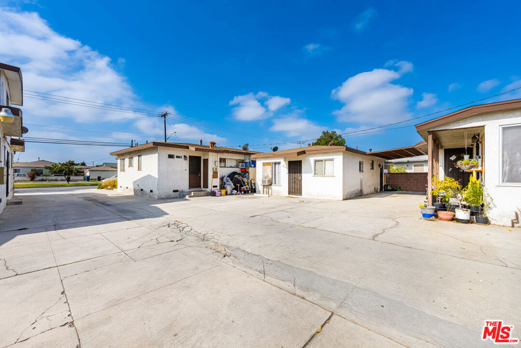 9533 Somerset Boulevard