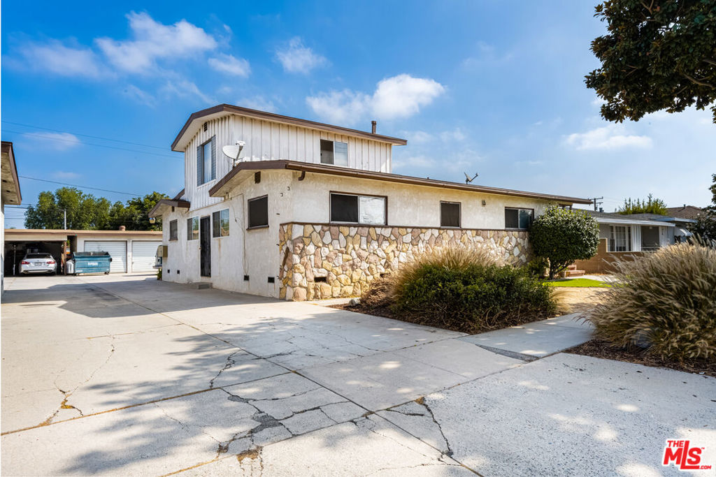 9533 Somerset Boulevard