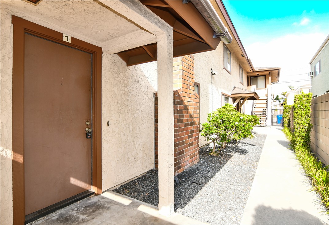 10515 Downey Ave