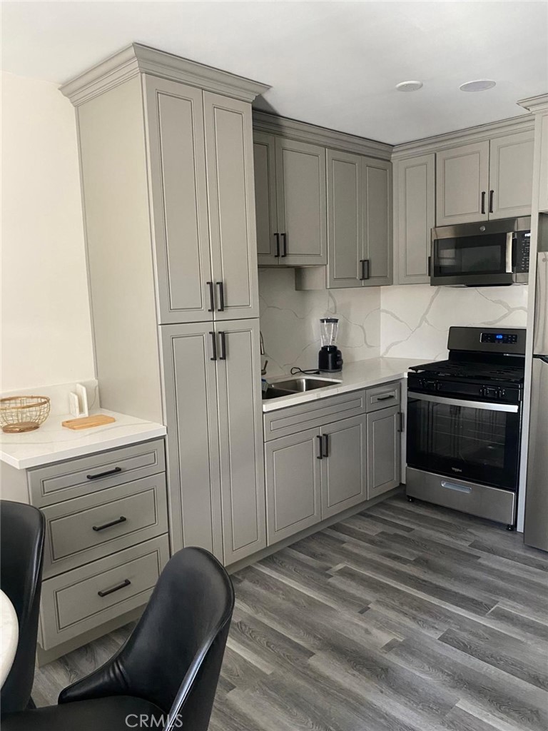 1030 W Romneya Drive