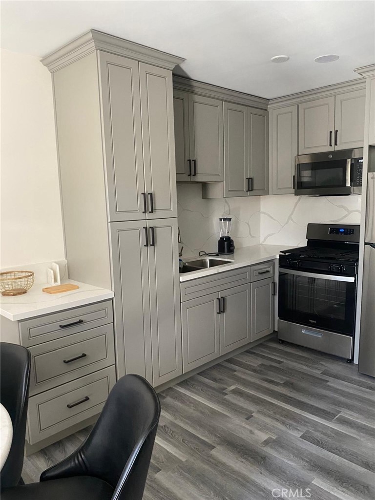 1030 W Romneya Drive