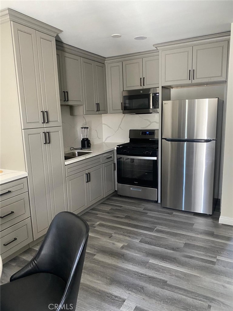 1030 W Romneya Drive