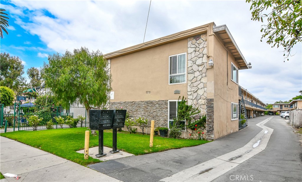 1003 W Bishop