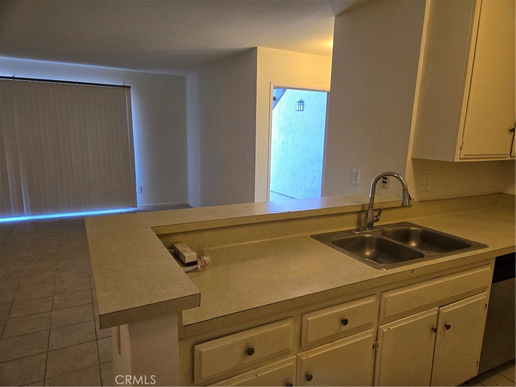 2501 W Sunflower F4