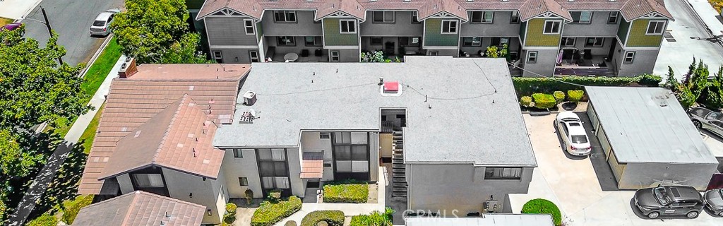 3712 Howard