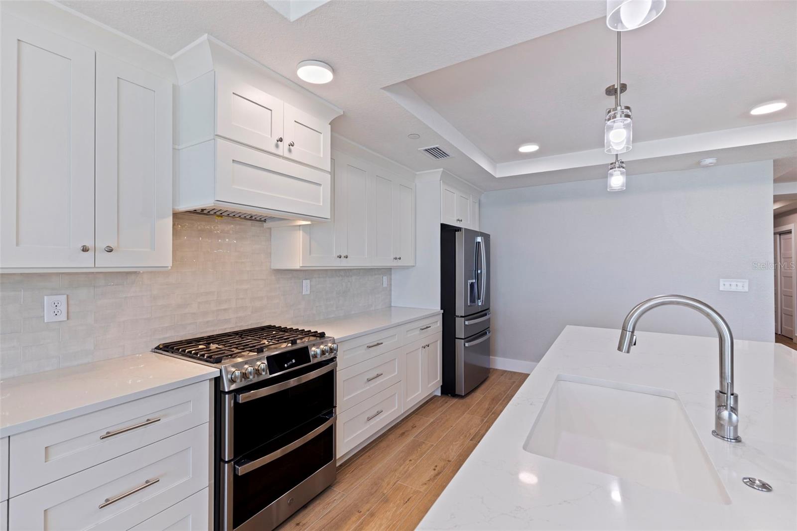 14046 GULF BLVD #302