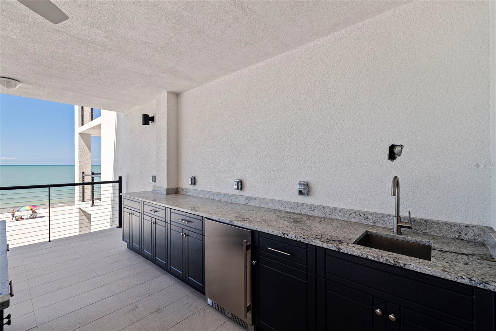 14046 GULF BLVD #302