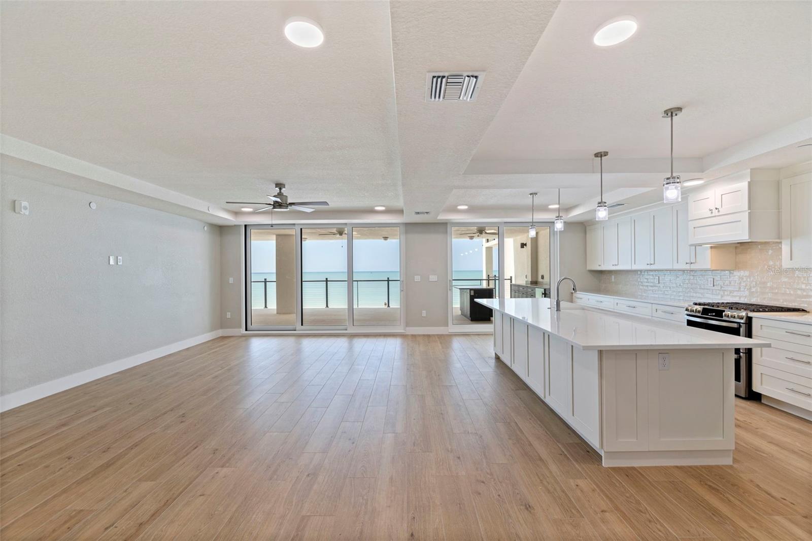 14046 GULF BLVD #302