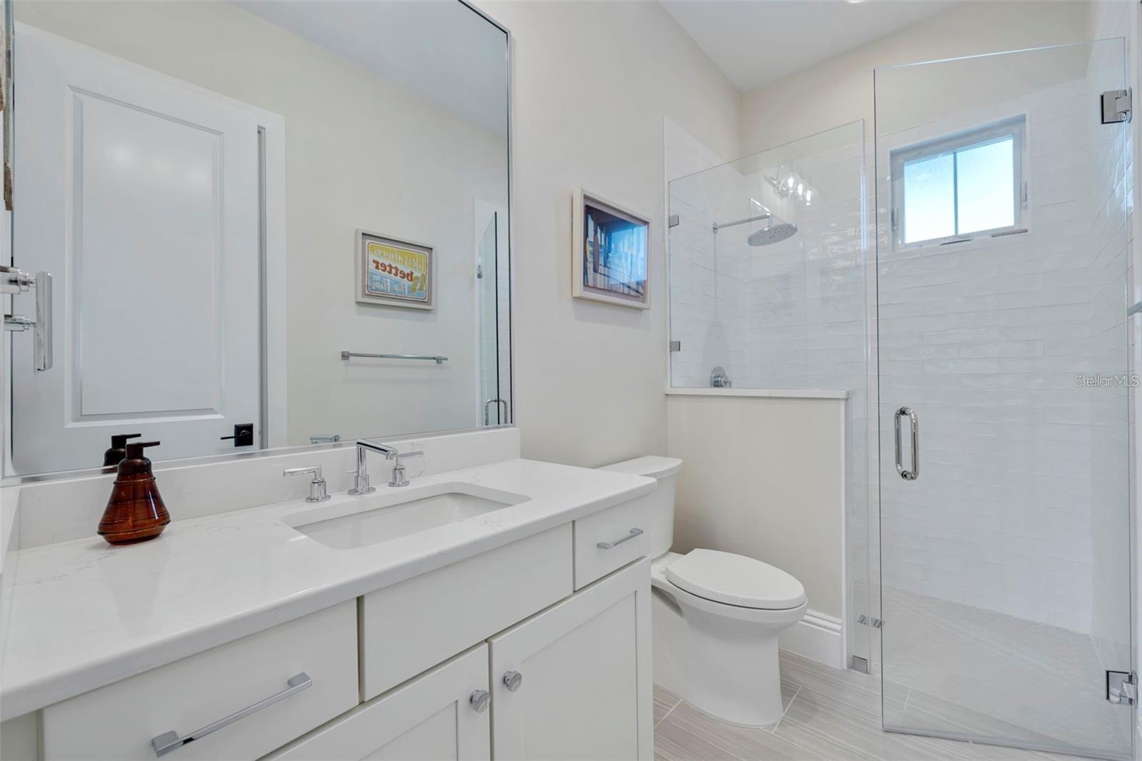 294 BAYVIEW DR NE