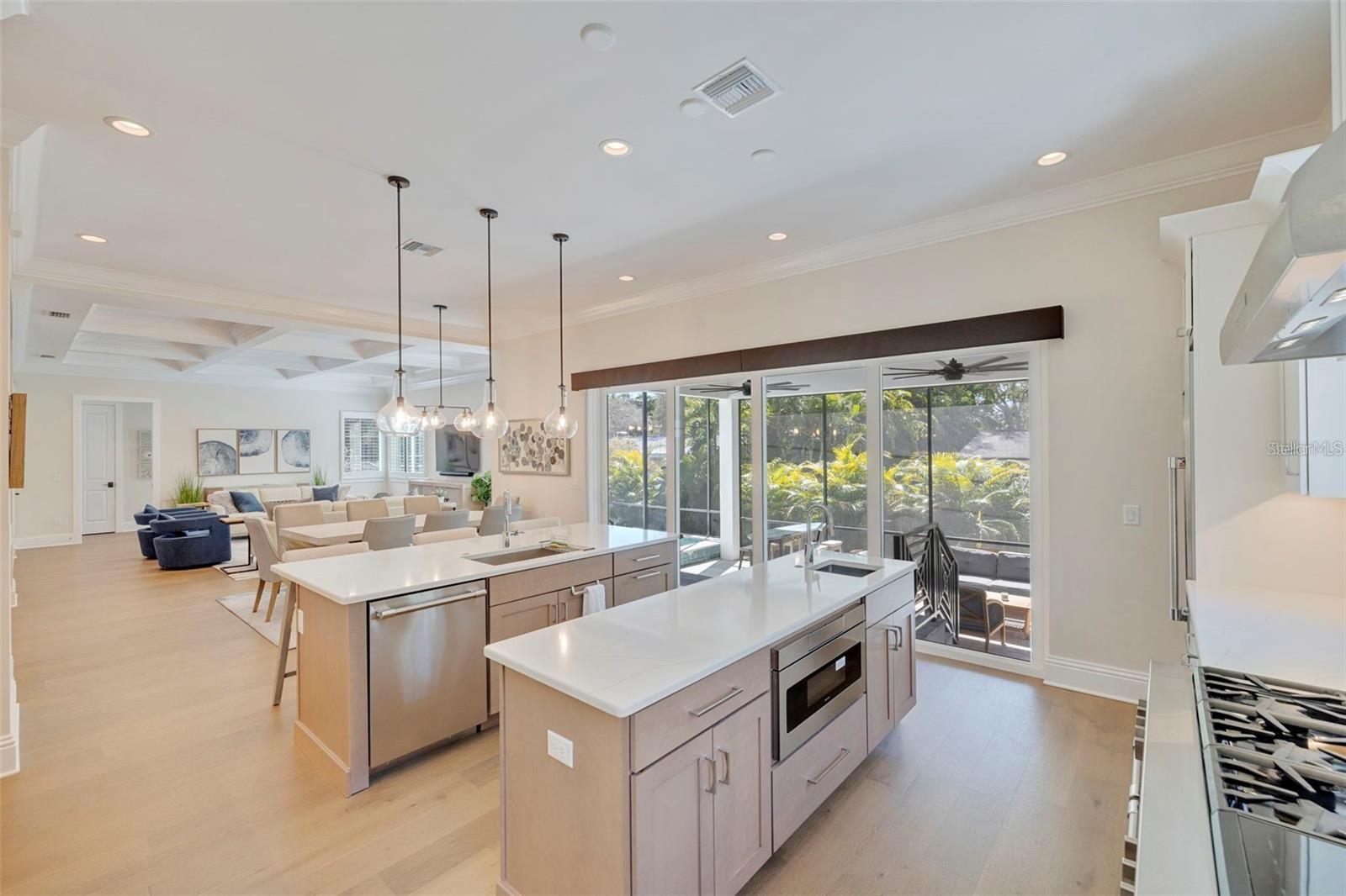 294 BAYVIEW DR NE